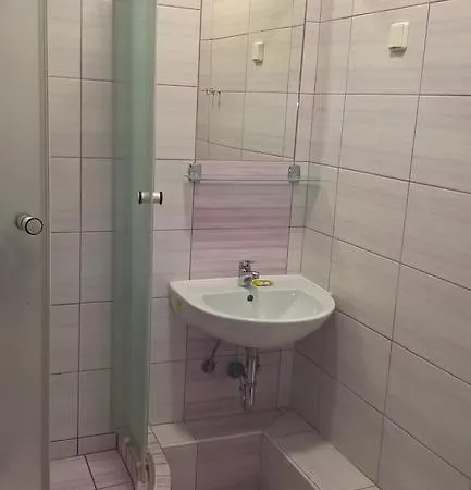 Aquacentrum بيت ضيافة